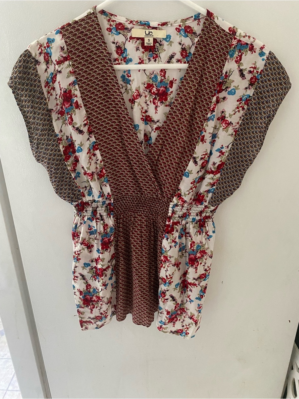 Mixed Floral V-Neck Blouse in Cream, Red and Blue